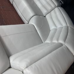 SECTIONAL 💯 % LEATHER RECLINER ELECTRIC WHITE COLOR.. ✅💥🚛DELIVERY SERVICE AVAILABLE 💥✅🚛