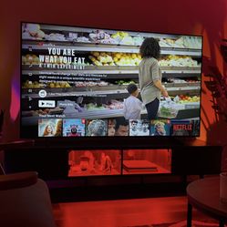 Samsung - 70" Class DU7200 Series Crystal UHD 4K Smart Tizen TV 