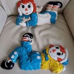Vintage Raggedy Ann and Andy Hard Plastic Wall display, 1977 Bobbs Merill Dart Industry. 