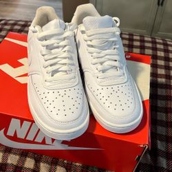 Nike Court Vision Low