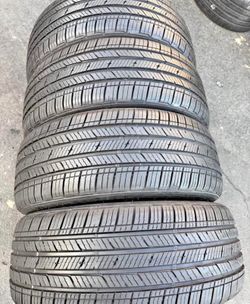 255/50r20 Bridgestone tires en Excelentes Conditiones de Vida las 4