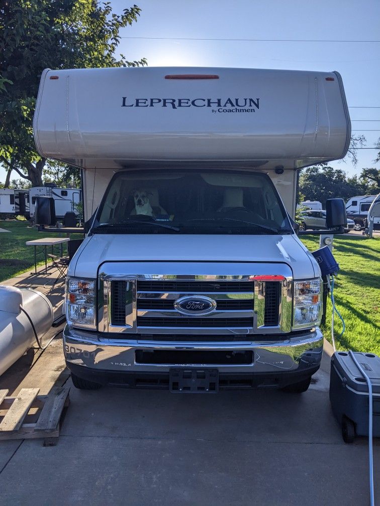 2020 Coachmen Leprechaun