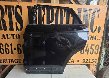 2020-2023  ranche rover evoque lh rear door oem