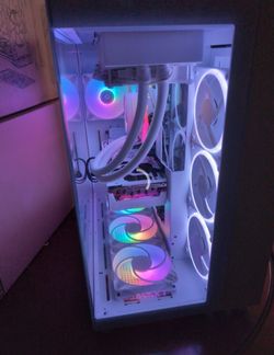 Gaming PC: I7 13700k, RX 9070XT
