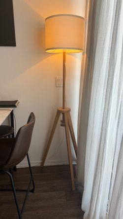IKEA Modern Wooden Tripod Floor Lamp – Excellent Condition