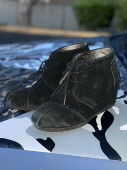 TOMS Black Velvet Suede Desert Wedge Heel Boot Ankle Lace Up Women’s 5.5