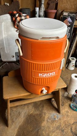 Igloo Dispensing Cooler