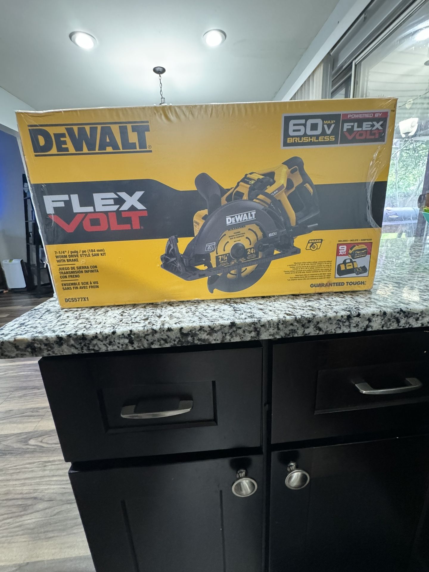 DEWALT FLEXVOLT 60V MAX 7-1/4 in. Cordless Worm Drive Style Saw with 9.0Ah Battery Kit