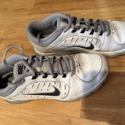 Nike Tennis Shoes