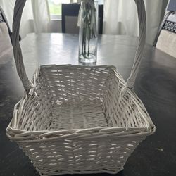 Basket/ Wicker