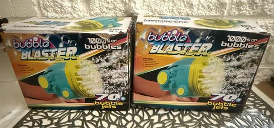 Set of 2 BUBBLE BLASTER 70 JETS LED machines Each $25 Both $50