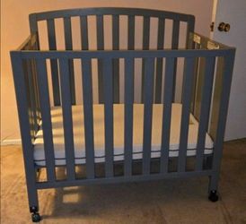 Portable Foldable Mini Crib