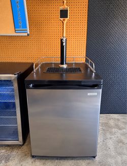Insignia Stainless Steel Kegerator – Excellent Condition