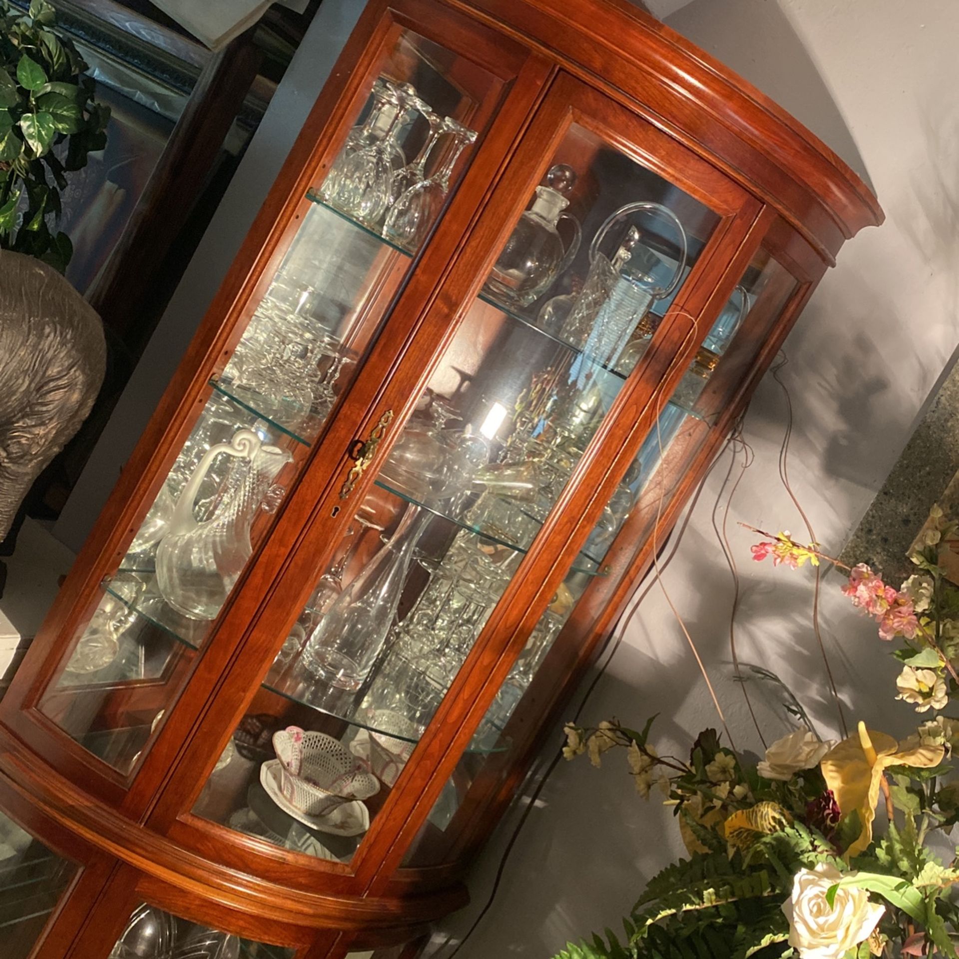 Beautiful Glass Corner Casing With All Glass China