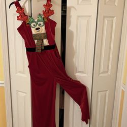 Size Small Christmas Outfit .new With Tags .$17 .fits Small/medium 