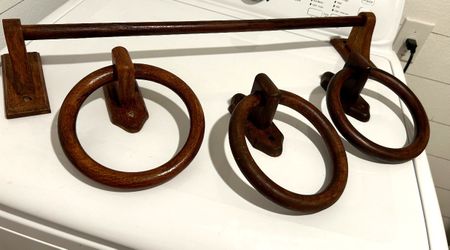 Bath (4) accessories: 3 Round wooden hand towel hangers, and 1 bath towel hanger. Perfect condition $8 each or all for $25