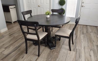 Beautiful round kitchen table