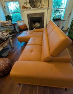 New luxury leather sectional couch / free delivery