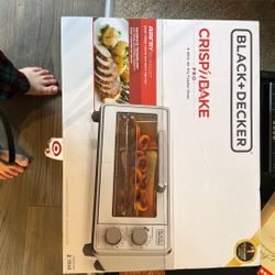 UNOPENED NEW BLACK+DECKER Crisp ’N Bake Pro 4‑Slice Air Fry Toaster Oven