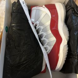 Jordan 11 Cherry Reds Size 9 Men