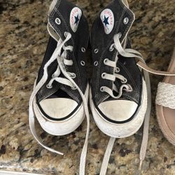 Girls Converse-size 1Y