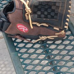 Rawlings Baseball Glove 