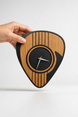 Guitar pick clock