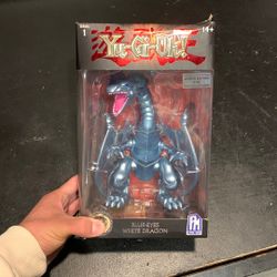 Yugioh Blue Eyes limited Edition Figure 