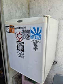 Whirlpool  refrigerator  ! $50