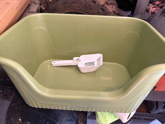 Cat Litter Box with Scoop