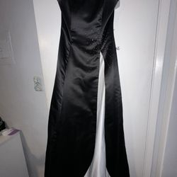 Strapless, black prom dress