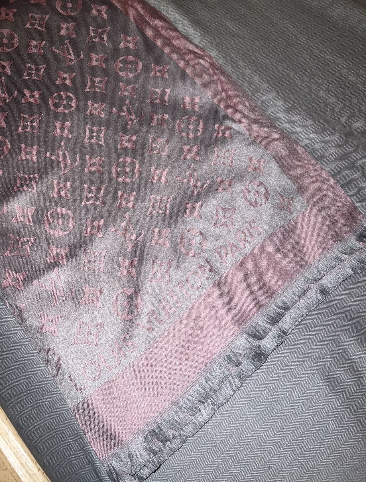 Louis Vuitton Scarf 