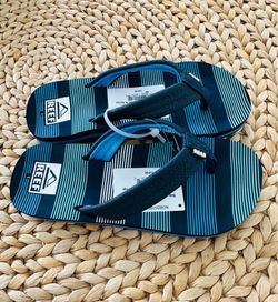 Boys Size 1 Reef Flip Flops 🩴
