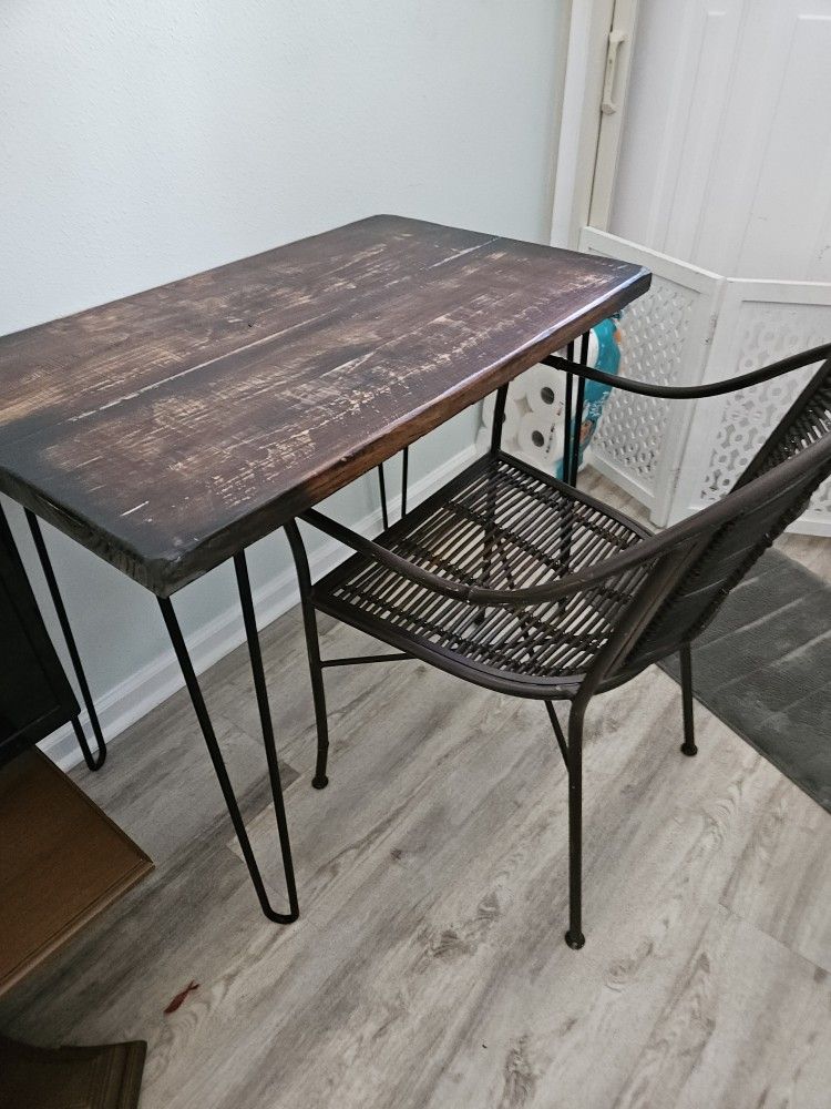 Industrial Desk/table Solid Distressed Solid Wood Top Iron Legs Stunning Piece ADDED A FREE CHAIR 37w22 1/2 D 165 Ob