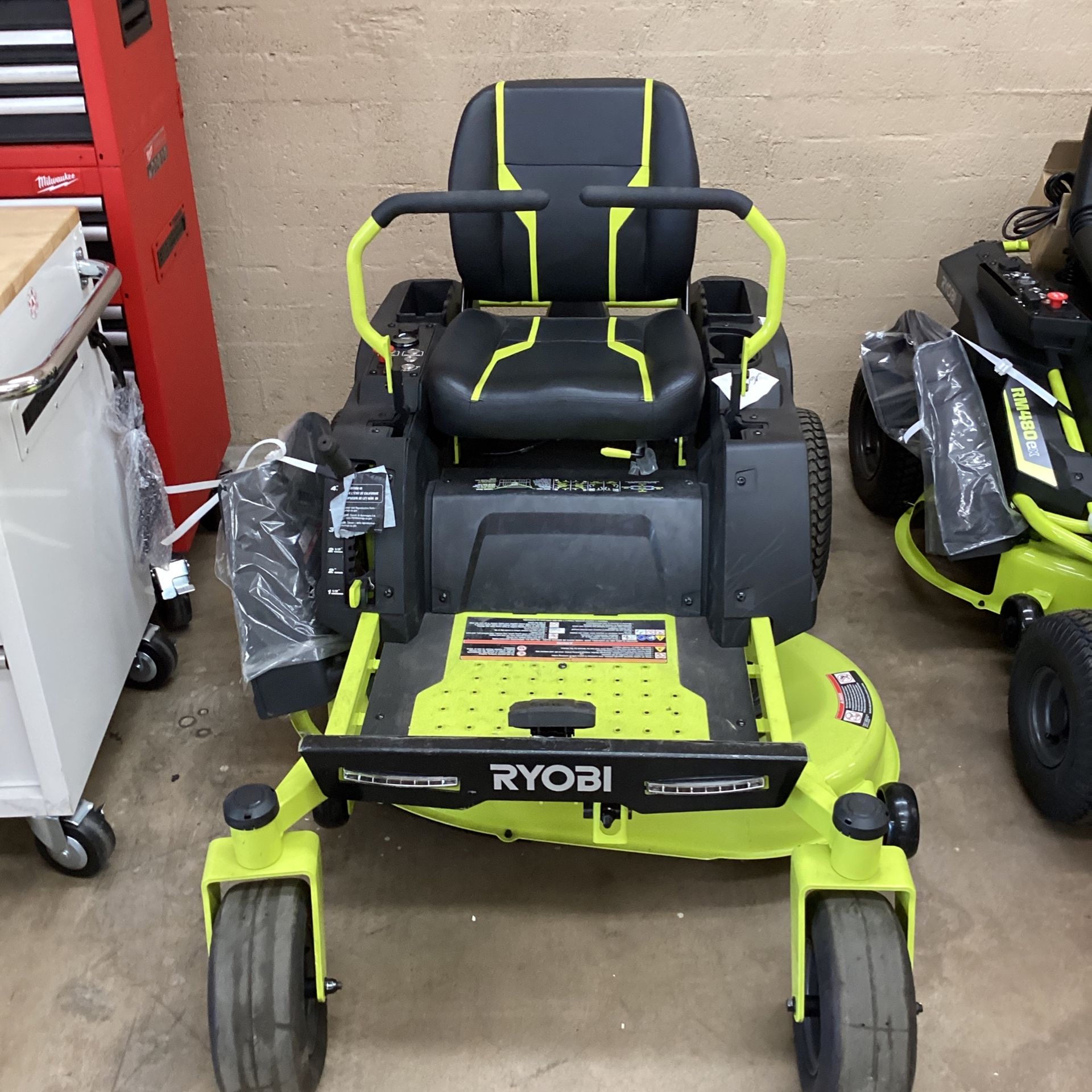 RYOBI ZERO TURN MOWER – ZT480E