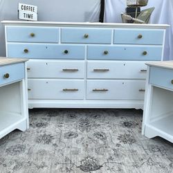❗️Large Dresser With Matching Night Stands❗️