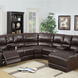 BRAND NEW  SECTIONAL WITH RECLINER  AND CHASE$1199