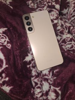 Samsung Galaxy S22 Pink Gold Smartphone