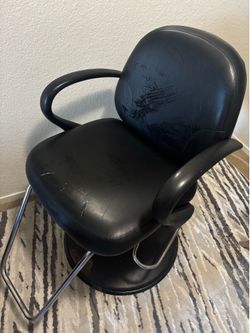 Salon chair