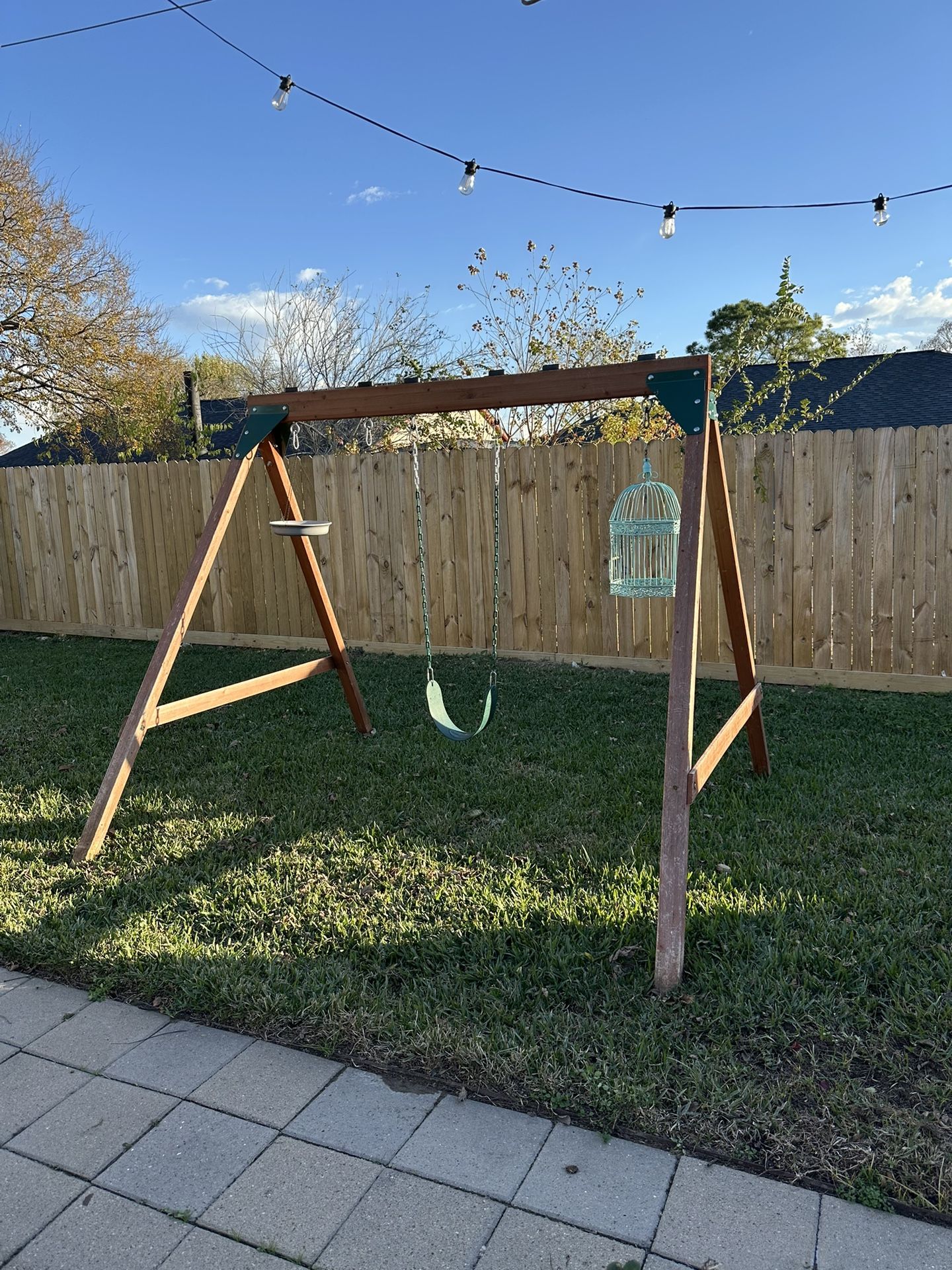 Swing set 