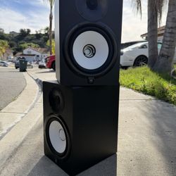 Pair Yamaha HS8 Powered Studio Monitors 