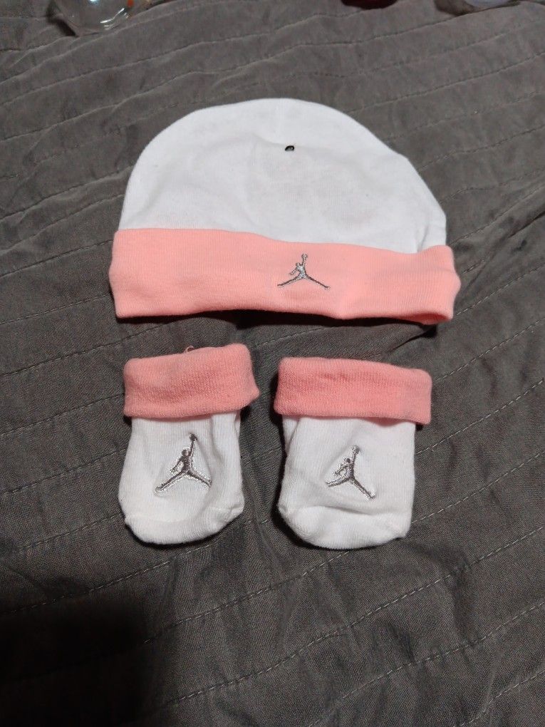 Baby Hat And Sock 