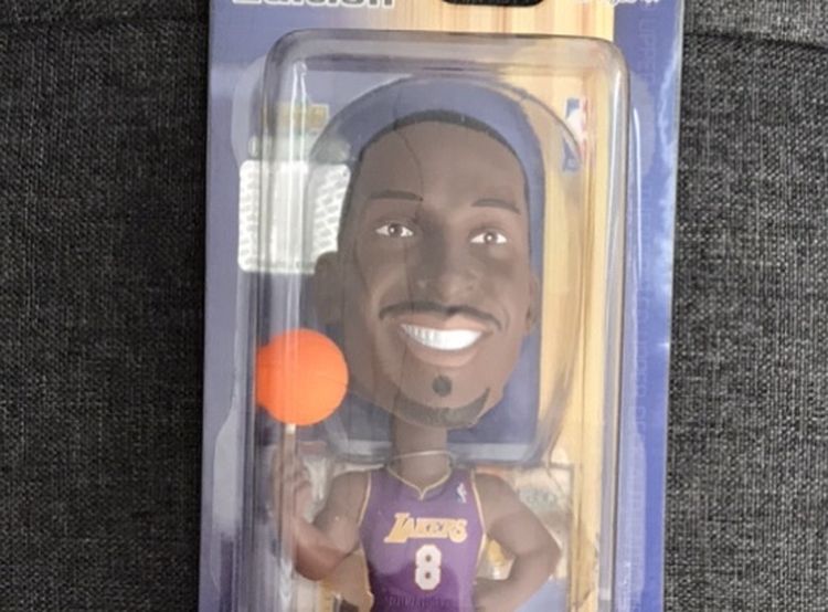 Upper Deck Play Makers 2002-2003 NBA Edition Kobe Bryant Los Angeles Lakers Bobble Head Purple Jersey