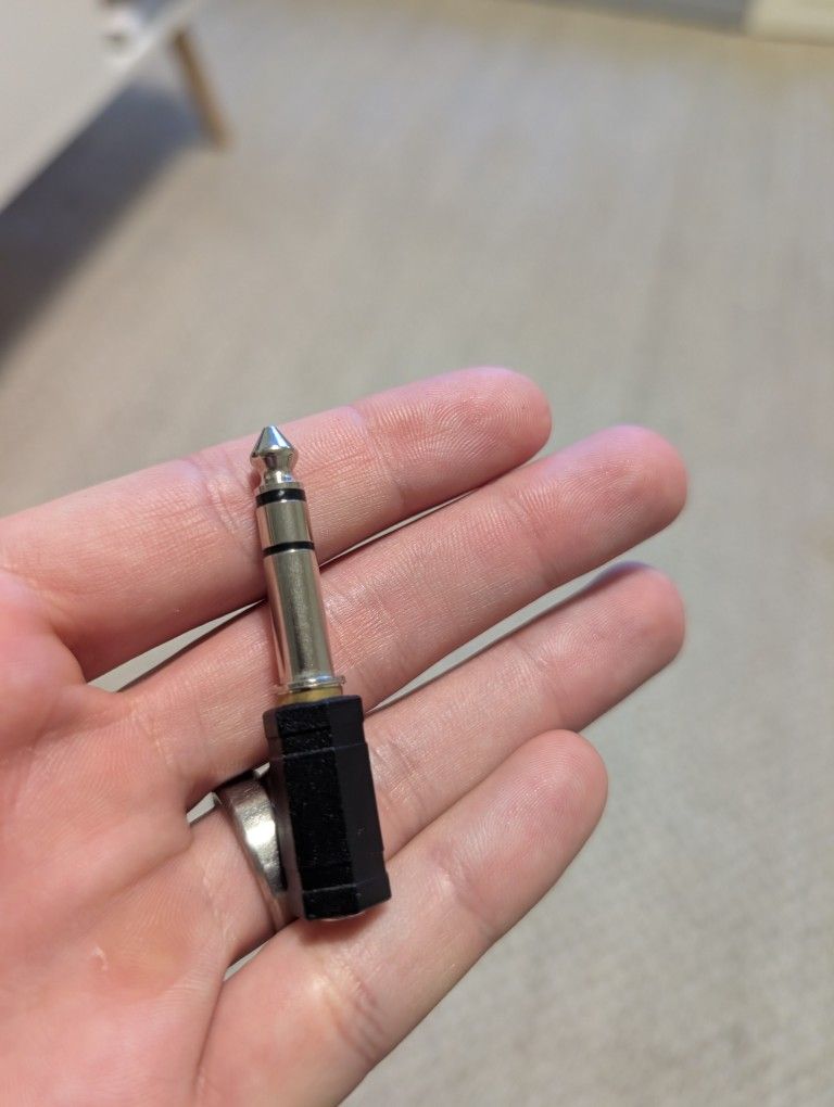 1/4" to 3.5mm Headphone Adapter (6.35mm Male to 3.5mm Female)