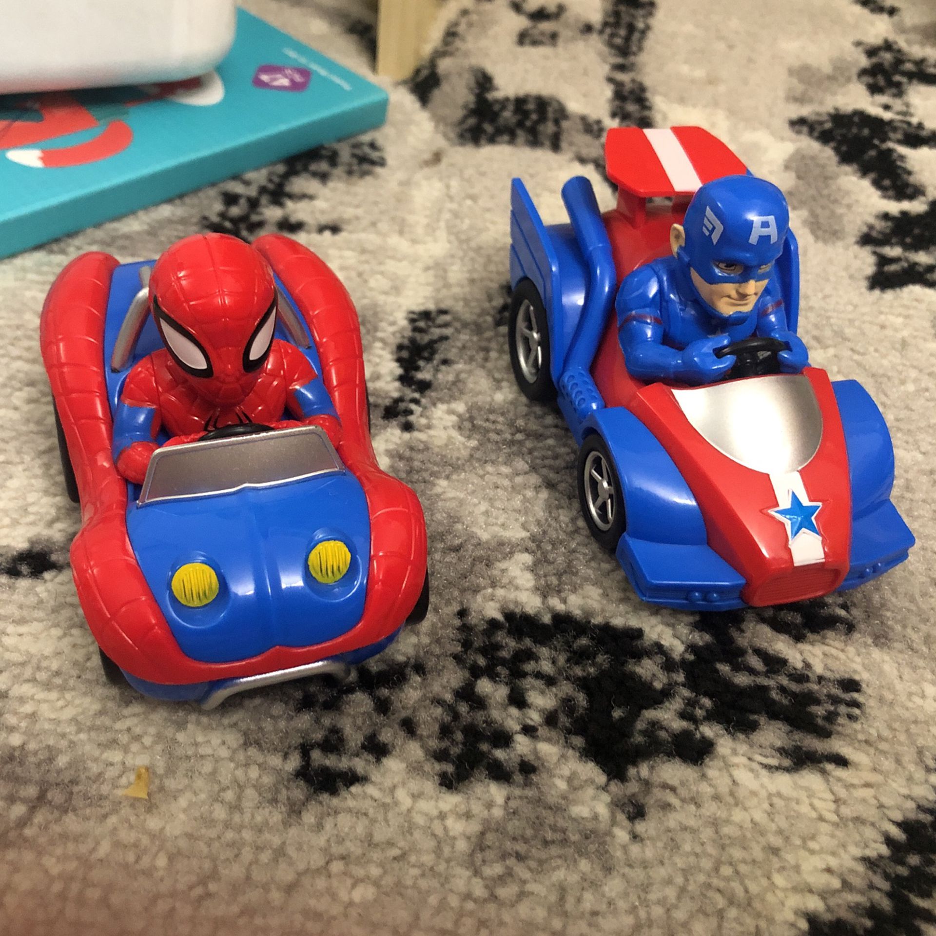 Small Toy Car Spider Man And Captain America 