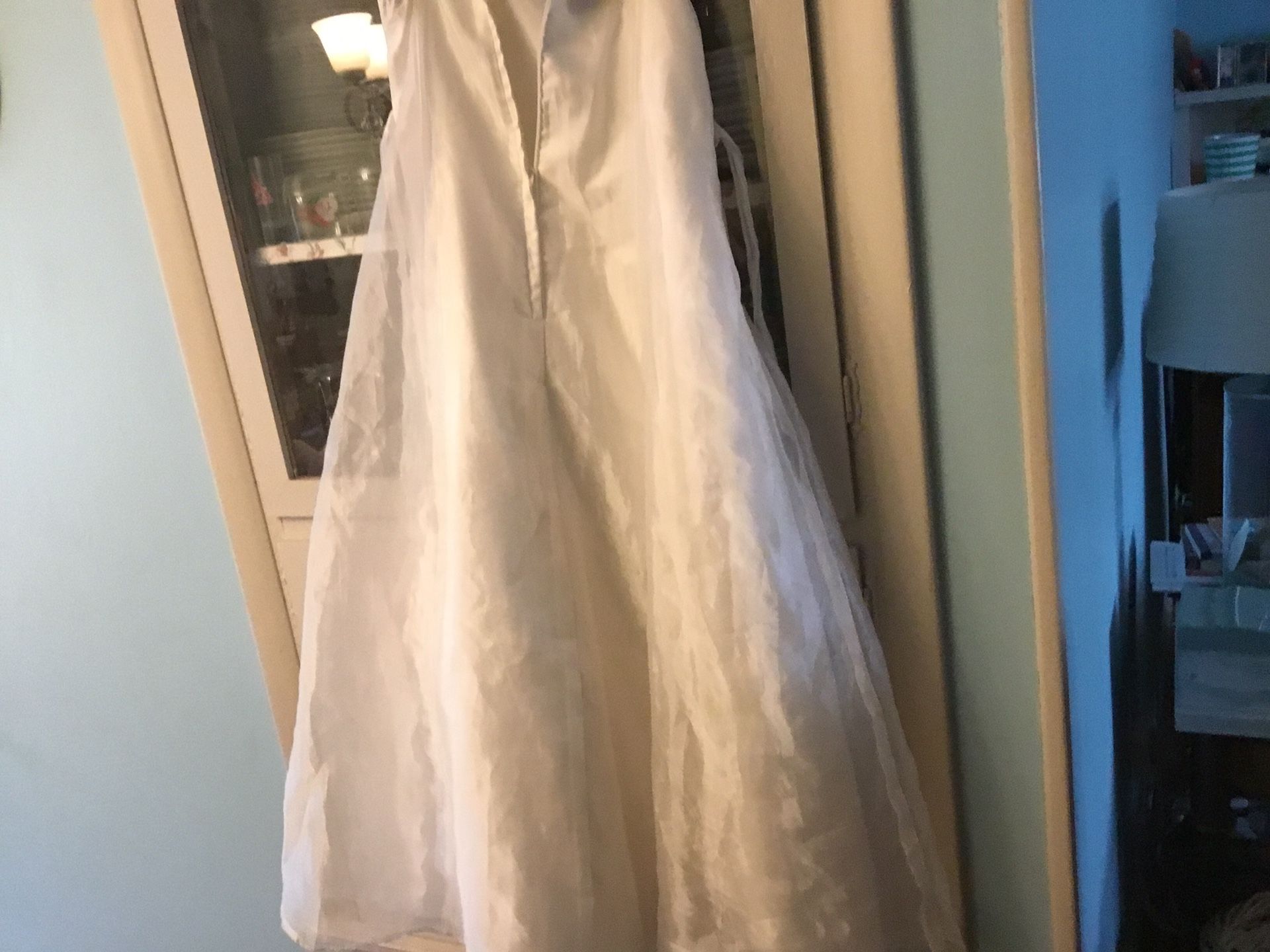Girls size 14 Easter dresses 9$ each one lilac and one ivory