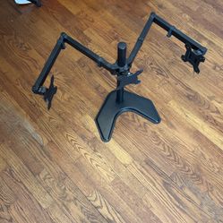 triple monitor mount