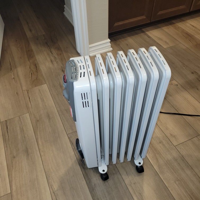 DeLonghi Oil Filled Radiator Portable Heater