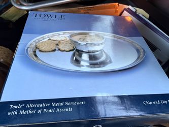 NEW IN BOX TOWLE CHIP AND DIP PLATE