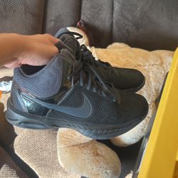 LOWER Price$30!!! Nike basketball Shoes- 7.5- $45